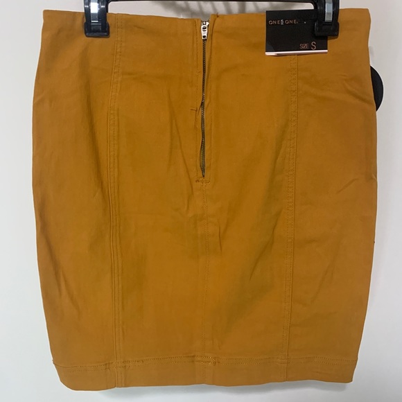One 5 One-Ross Mustard Yellow Suede High Waisted Pencil Skirt in Size Small NEW - Picture 2 of 2